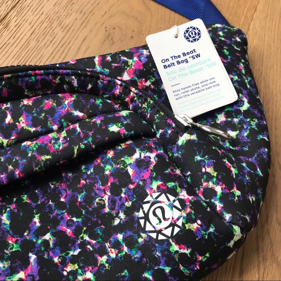 Lululemon SeaWheeze on the belt bag - Picture 2 of 5